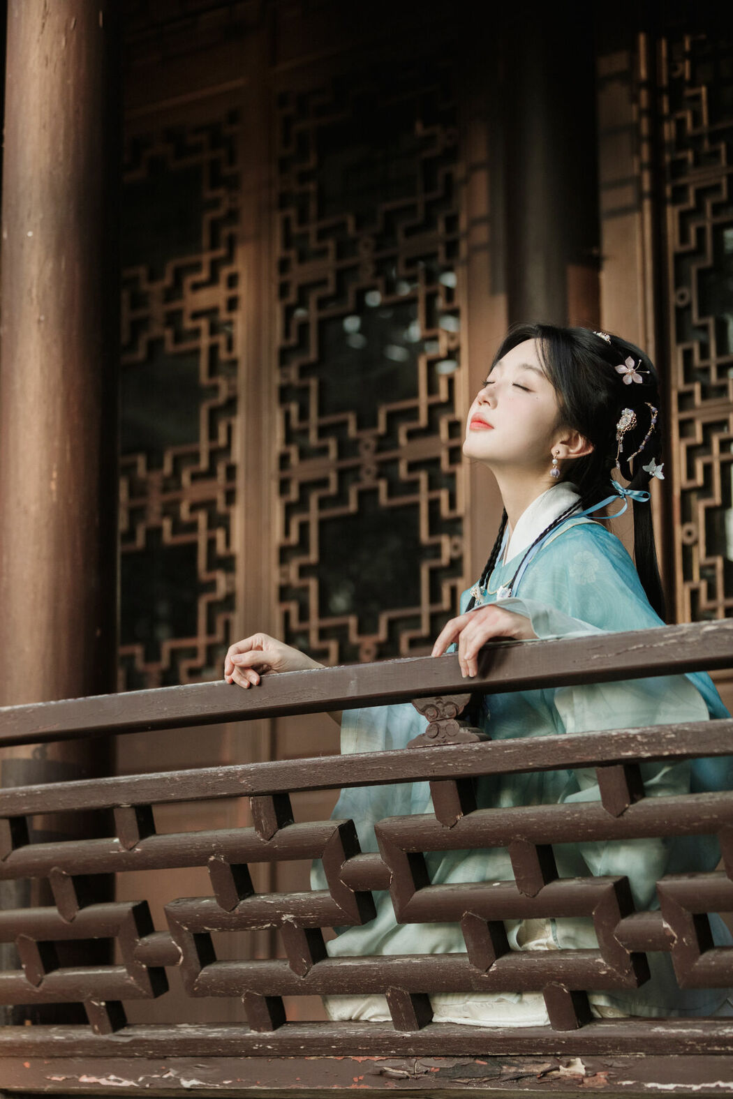 YiTuYu艺图语 Vol.10429 Ao Te You Dian Man (36P)