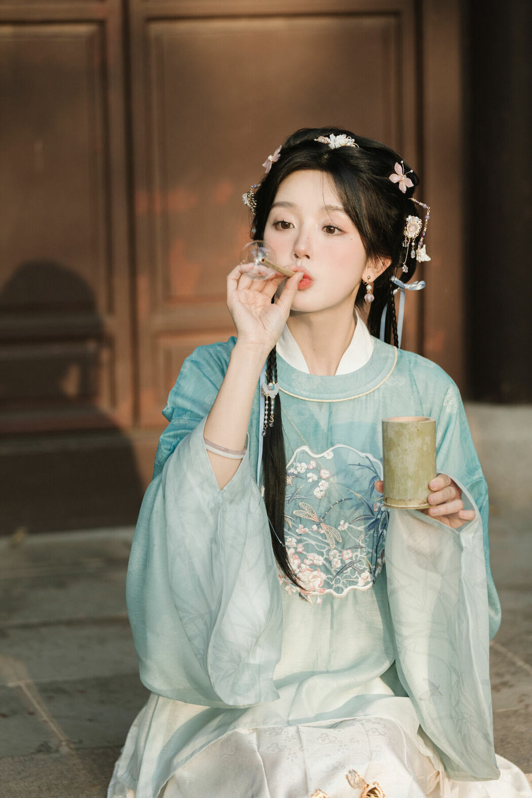 YiTuYu艺图语 Vol.10429 Ao Te You Dian Man (36P)