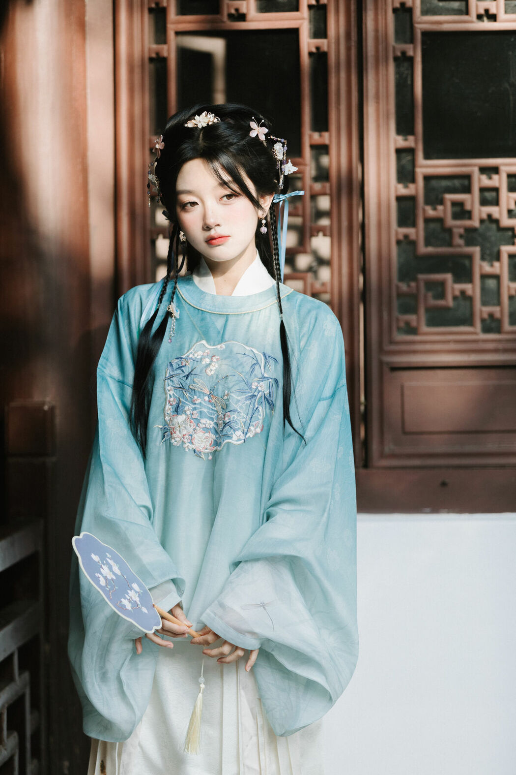 YiTuYu艺图语 Vol.10429 Ao Te You Dian Man (36P)