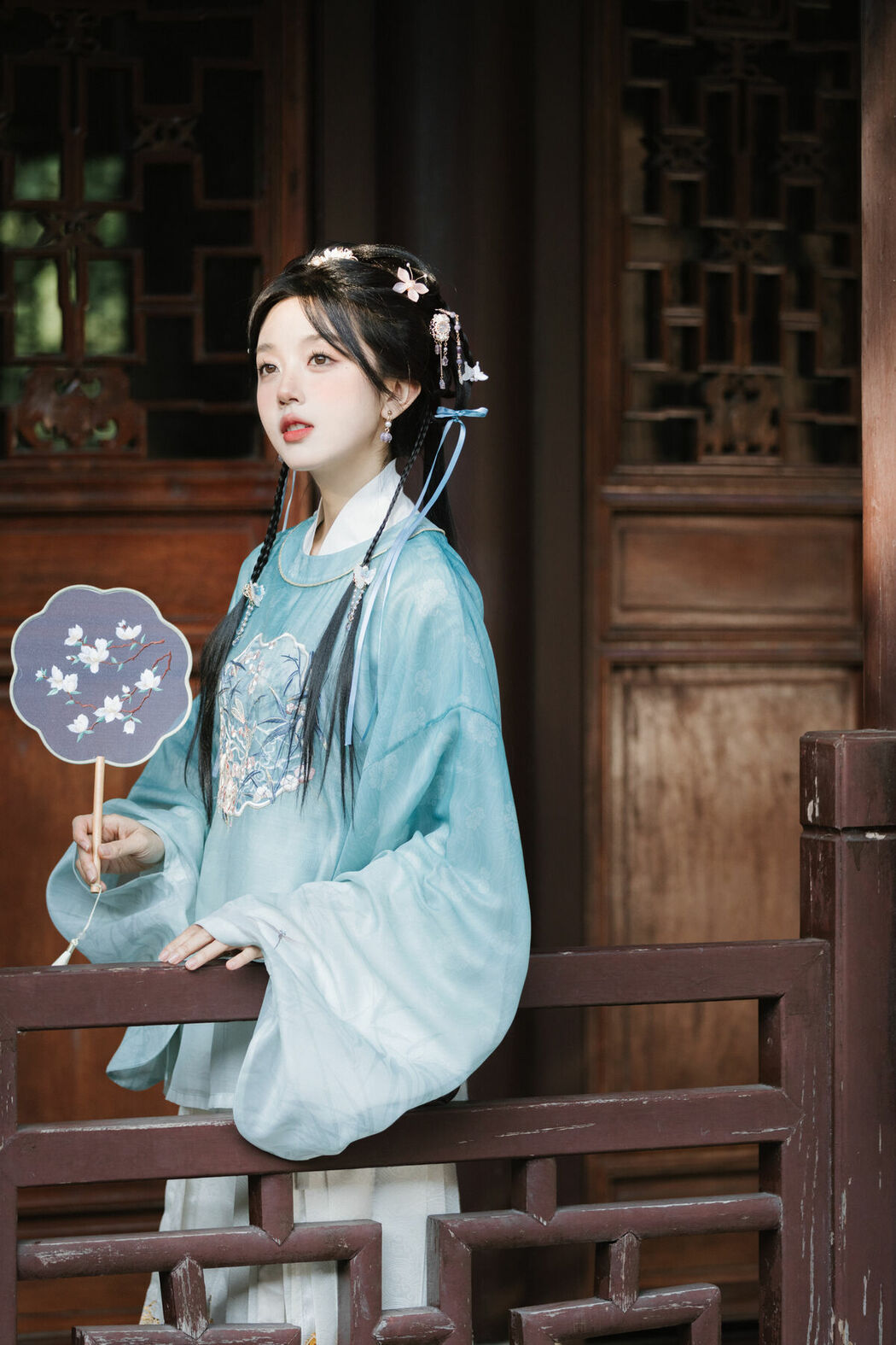 YiTuYu艺图语 Vol.10429 Ao Te You Dian Man (36P)