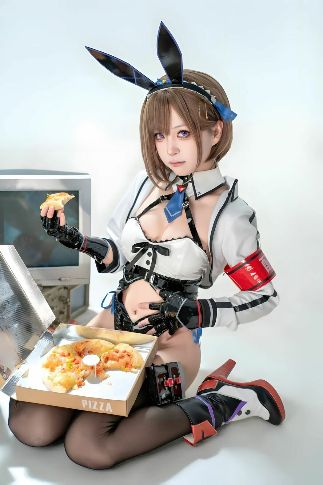 Coser@矢量鱼 – 外卖兔女郎 小葵 (41P)