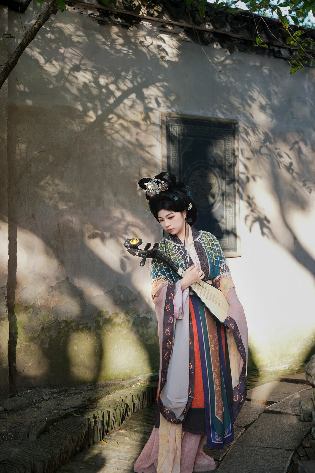 YiTuYu艺图语 Vol.10443 Qi Fu Fan Li De Mi Li (19P)