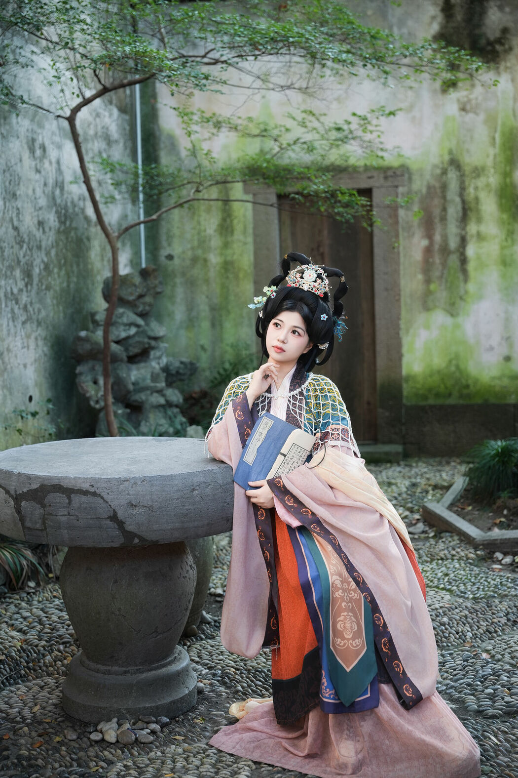 YiTuYu艺图语 Vol.10443 Qi Fu Fan Li De Mi Li (19P)
