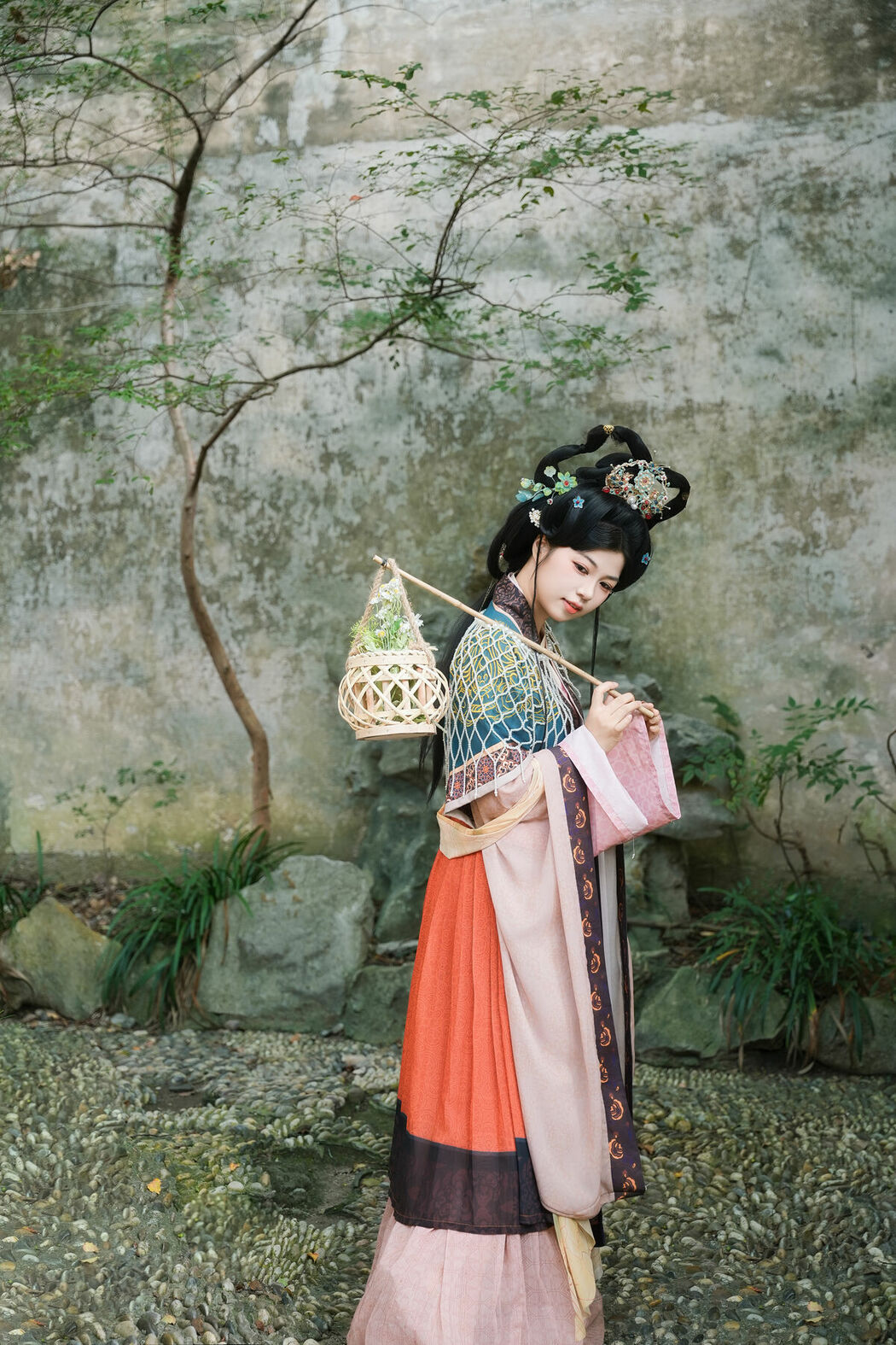 YiTuYu艺图语 Vol.10443 Qi Fu Fan Li De Mi Li (19P)