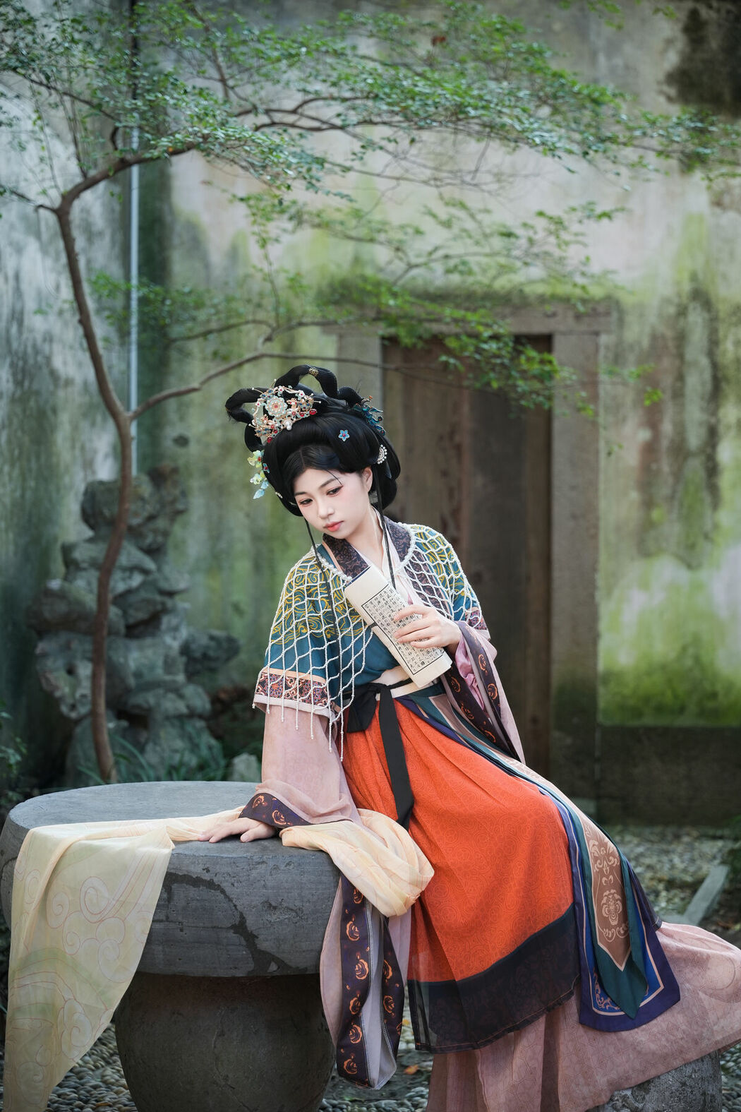 YiTuYu艺图语 Vol.10443 Qi Fu Fan Li De Mi Li (19P)