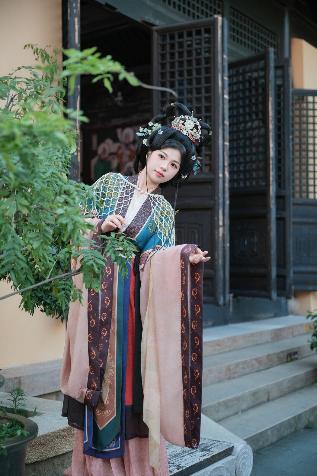 YiTuYu艺图语 Vol.10443 Qi Fu Fan Li De Mi Li (19P)