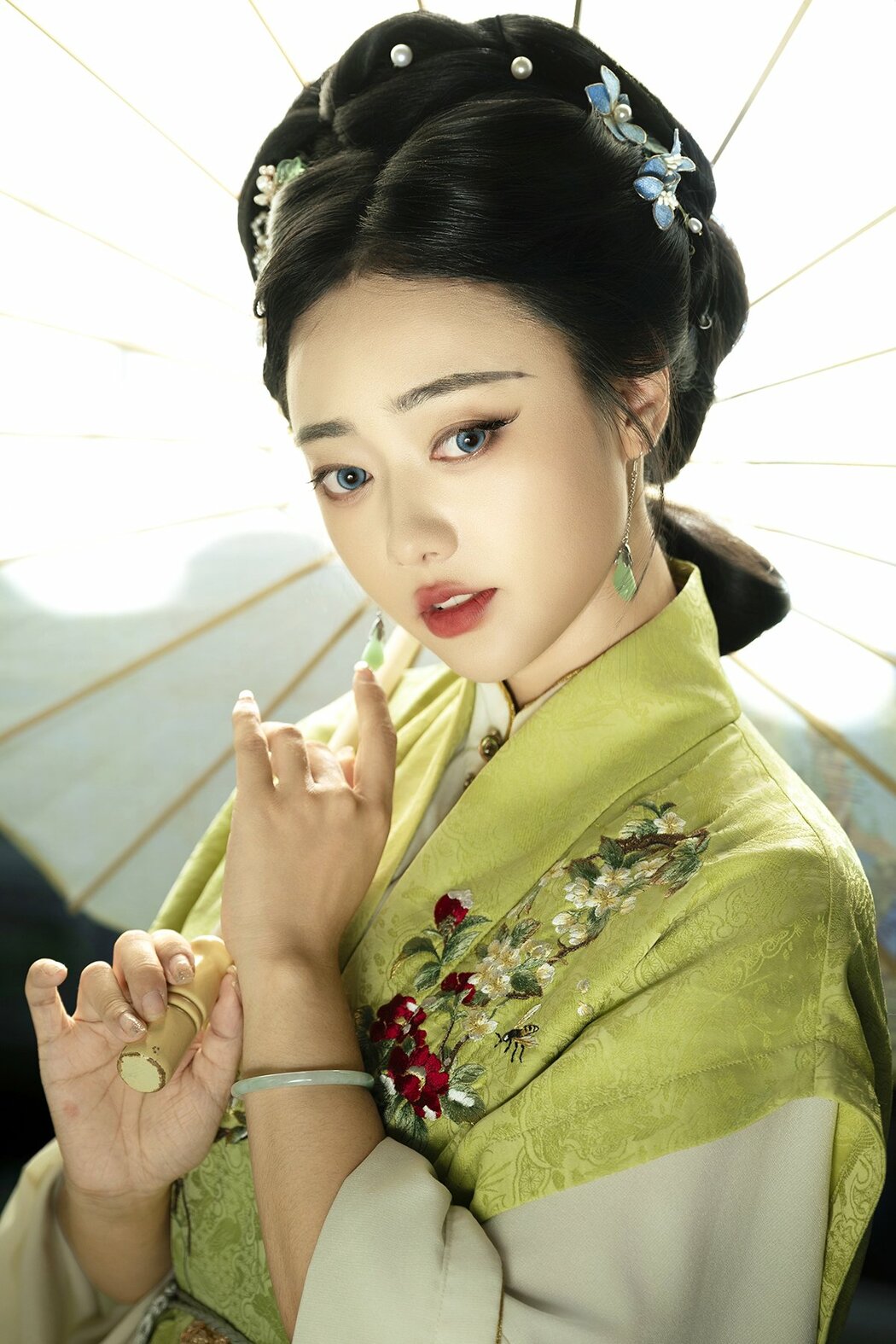 YiTuYu艺图语 Vol.10448 Yi Ming (60P) Cover Photo
