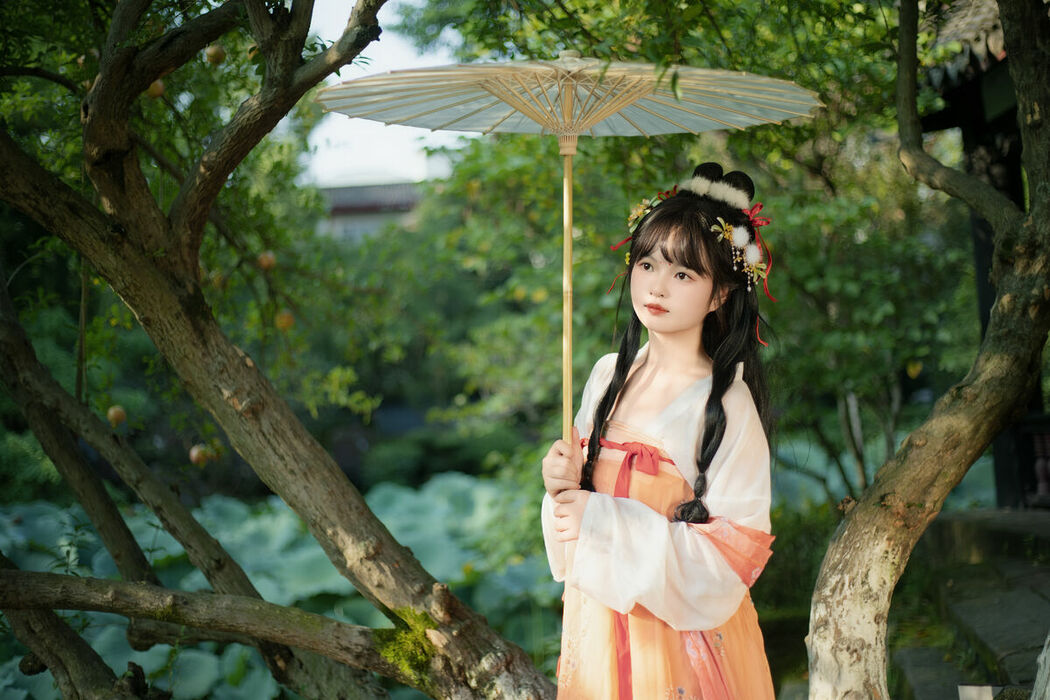 YiTuYu艺图语 Vol.10449 Zhi Zhi (26P)