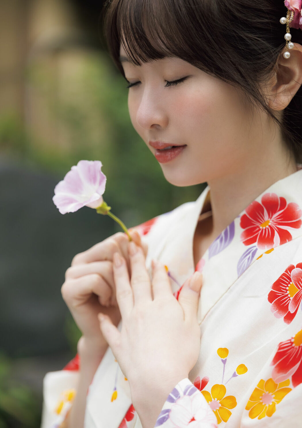 JP Emika Shirakami 白上咲花 – 写真集 Blooming (87P)