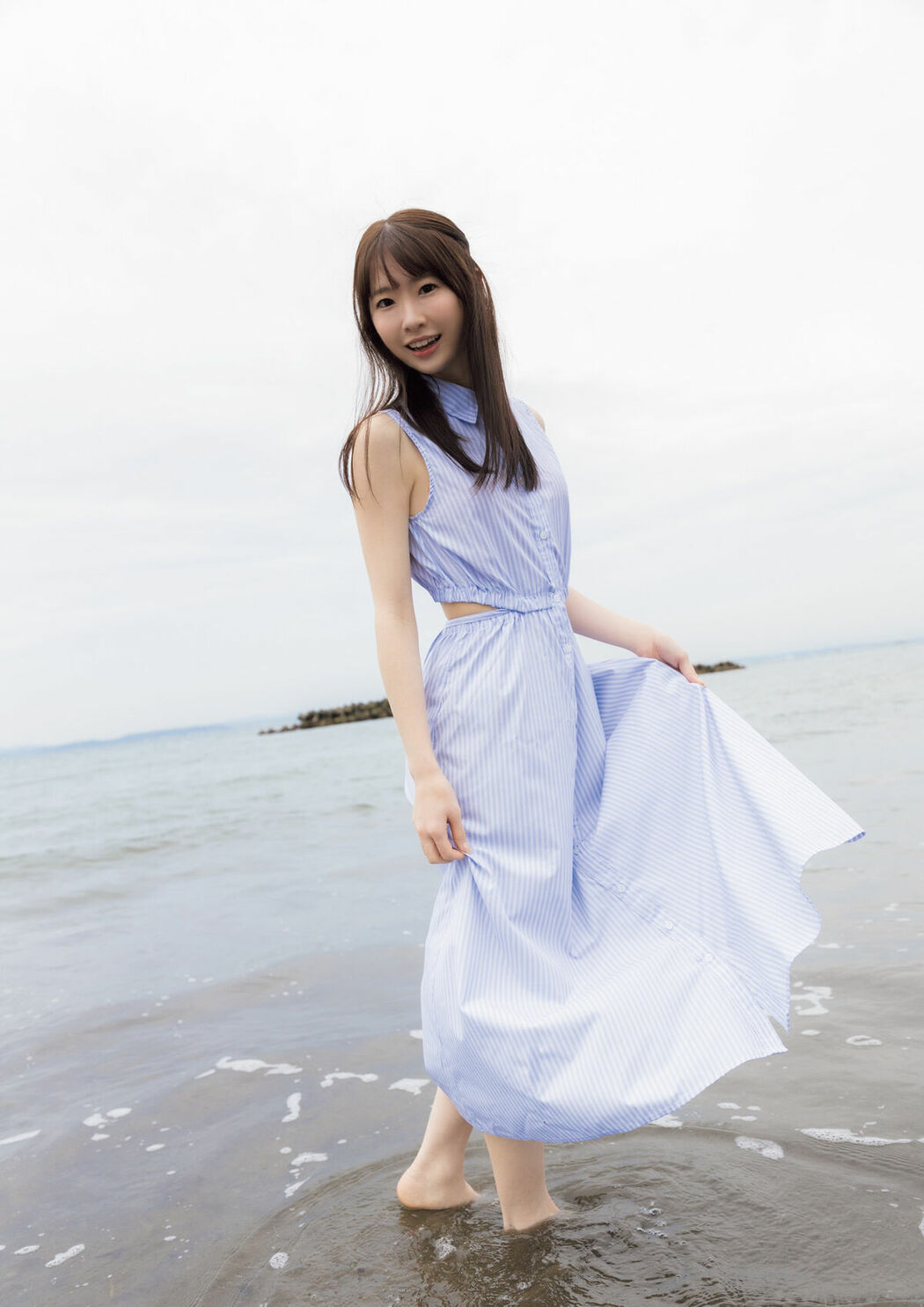 JP Emika Shirakami 白上咲花 – 写真集 Blooming (87P)