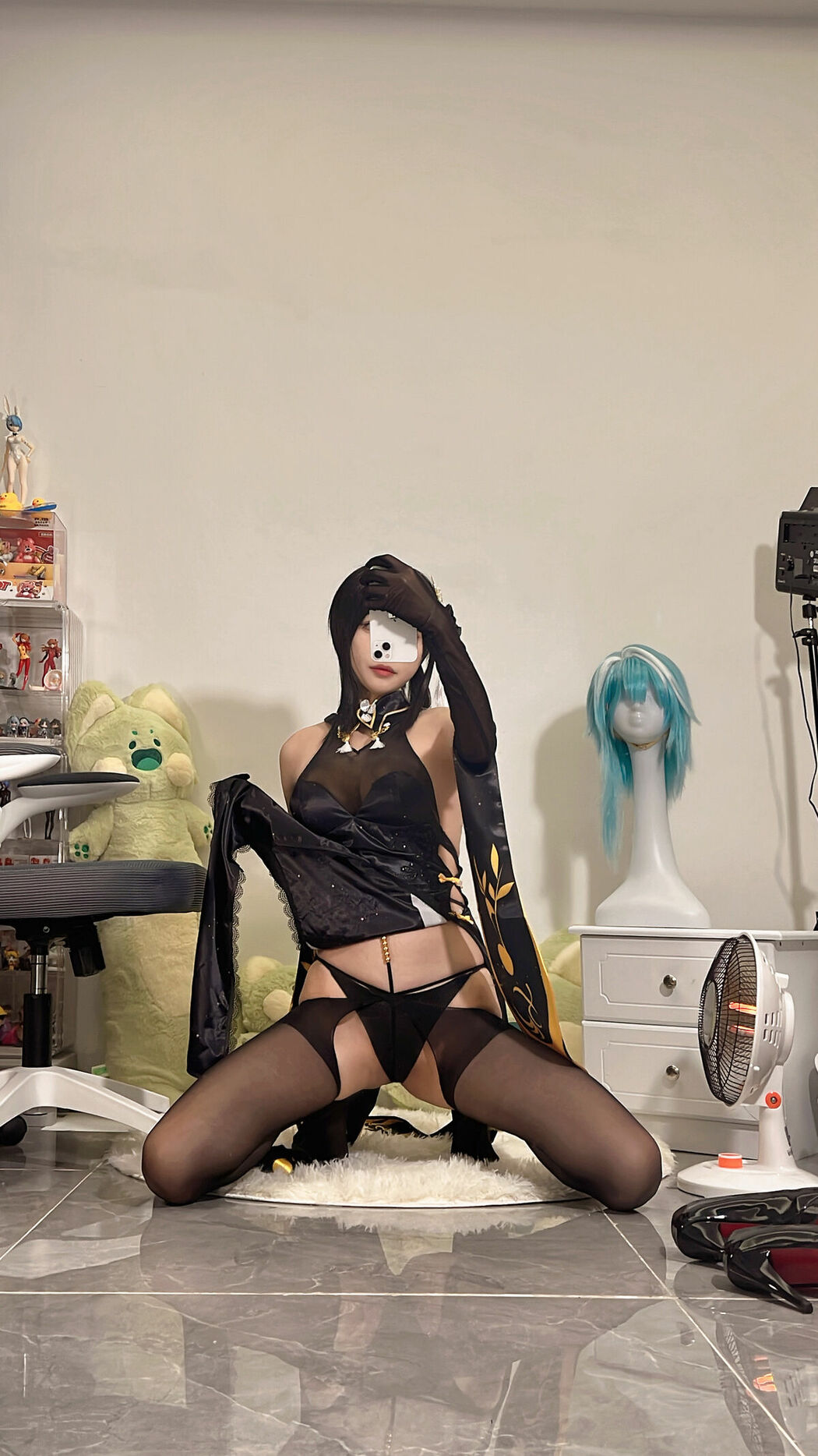 Coser@无影喵喵Ghost – 镇海黑旗袍 Part01 (67P – 4V)