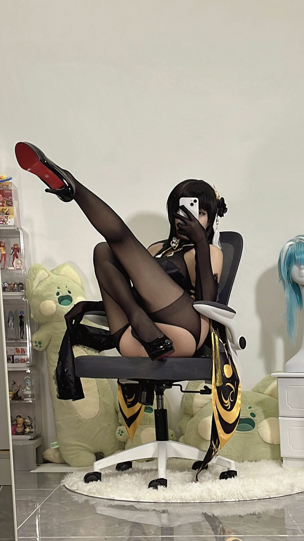 Coser@无影喵喵Ghost – 镇海黑旗袍 Part01 (67P – 4V)