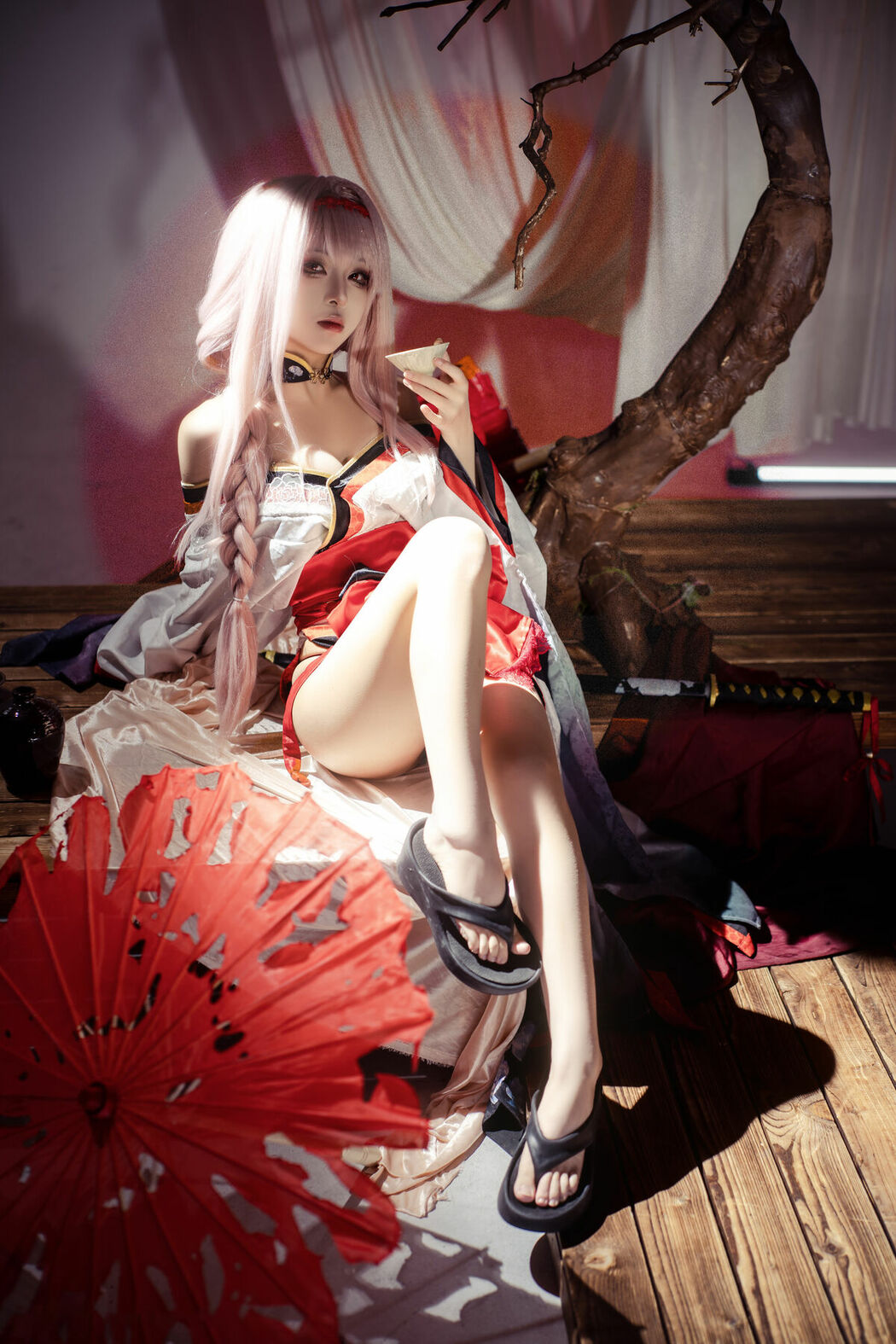 Coser@矢量鱼 – Nikke胜利女神-暗莲 (31P)