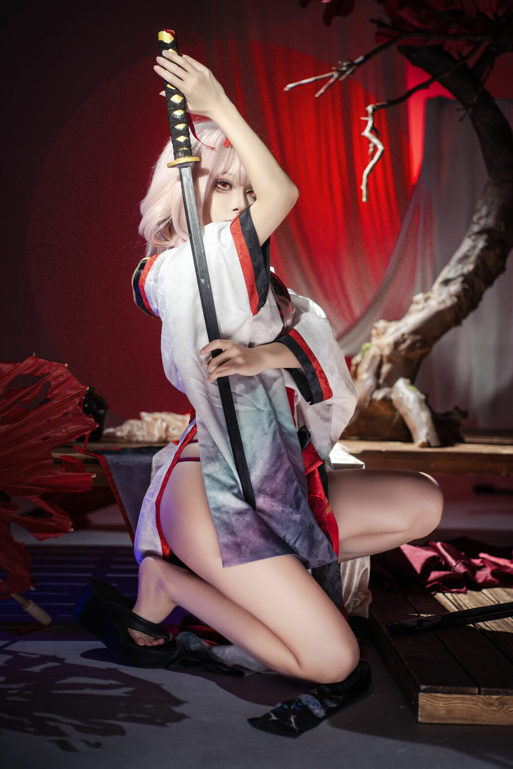 Coser@矢量鱼 – Nikke胜利女神-暗莲 (31P)