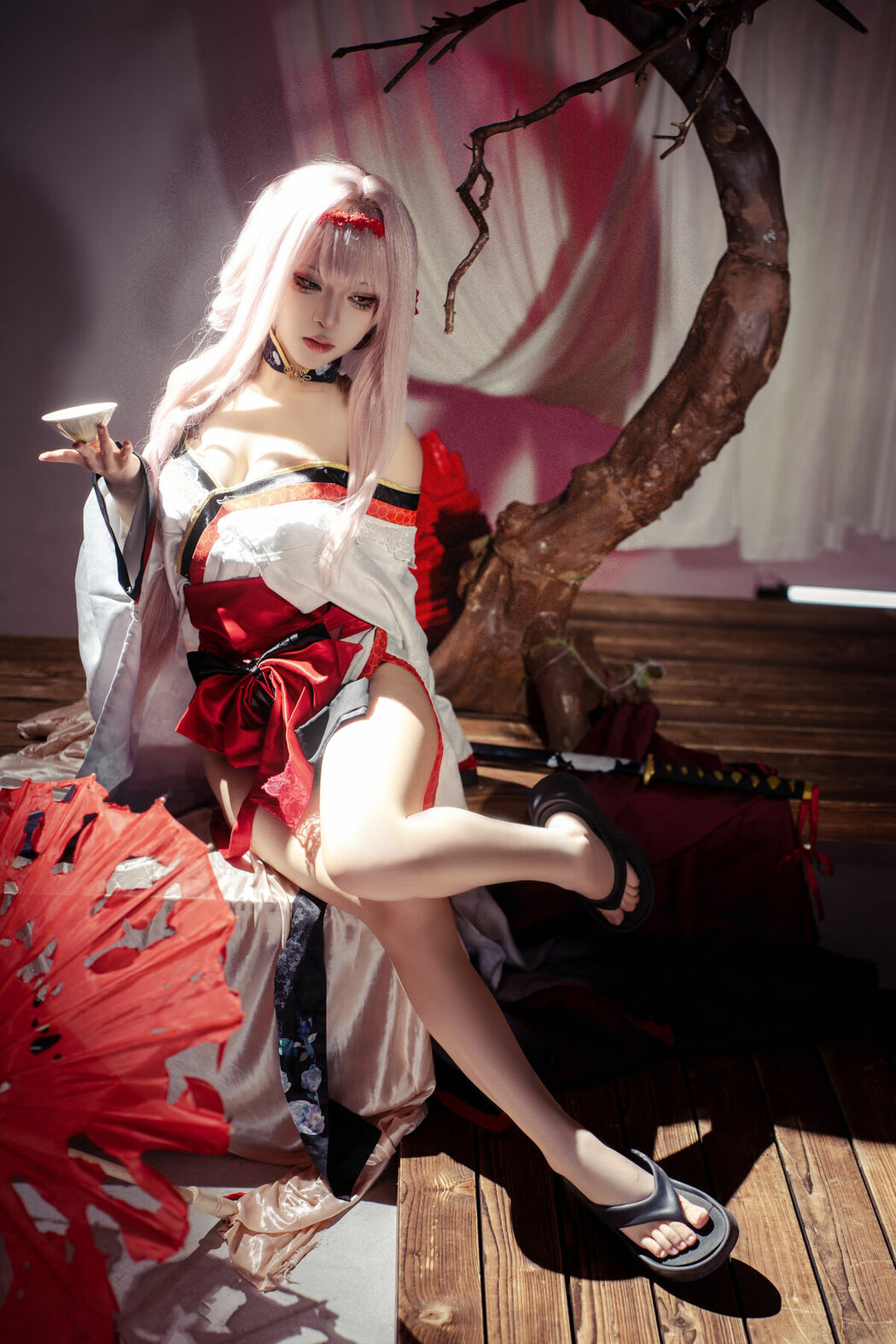 Coser@矢量鱼 – Nikke胜利女神-暗莲 (31P)