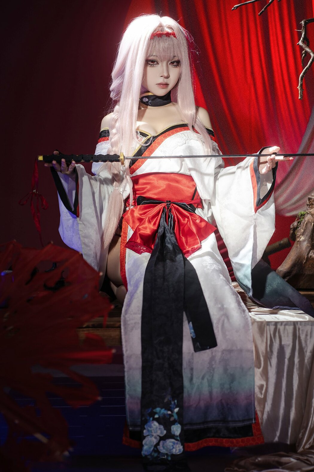Coser@矢量鱼 – Nikke胜利女神-暗莲 (31P) Cover Photo