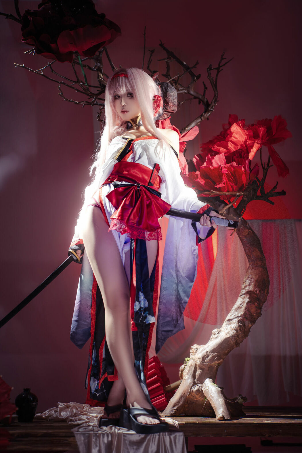Coser@矢量鱼 – Nikke胜利女神-暗莲 (31P)