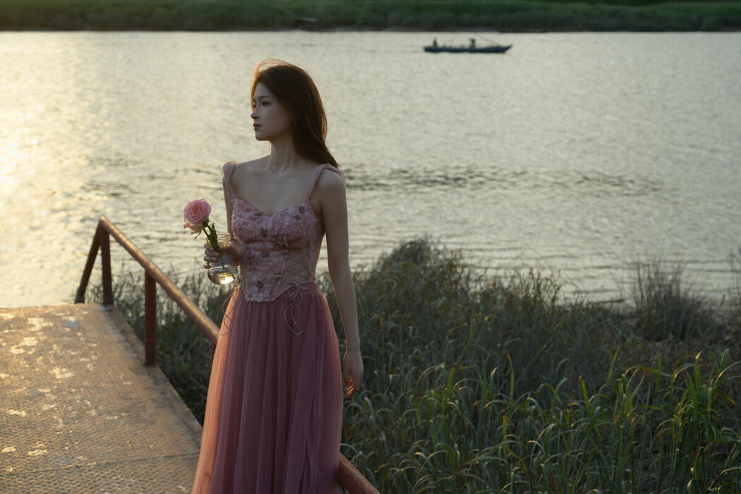 YiTuYu艺图语 Vol.10467 Mei Li De Guang (16P)