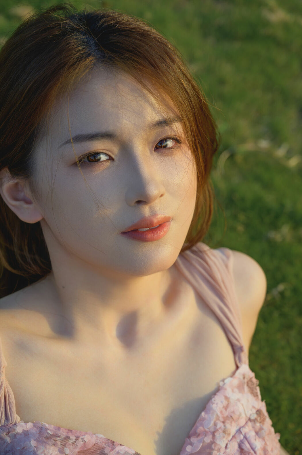 YiTuYu艺图语 Vol.10467 Mei Li De Guang (16P)