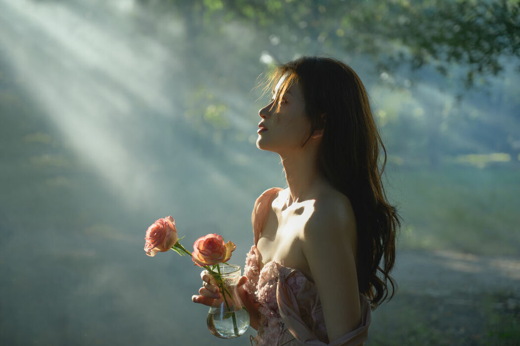 YiTuYu艺图语 Vol.10467 Mei Li De Guang (16P)