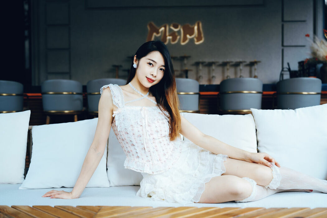 YiTuYu艺图语 Vol.10471 Yi Ming (14P)