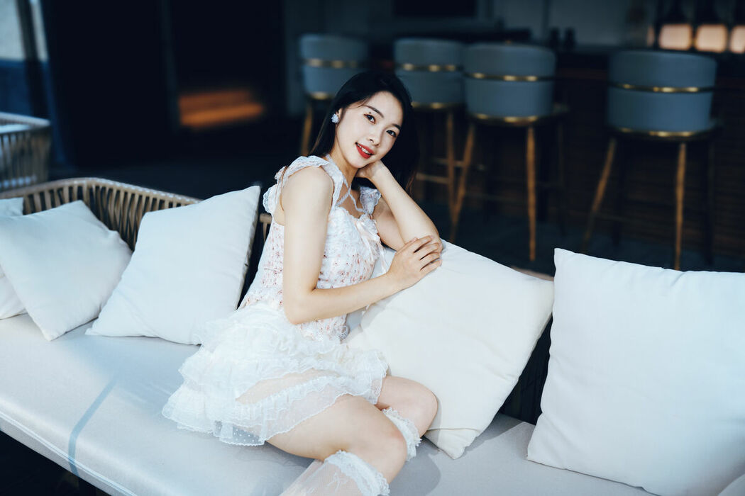 YiTuYu艺图语 Vol.10471 Yi Ming (14P)