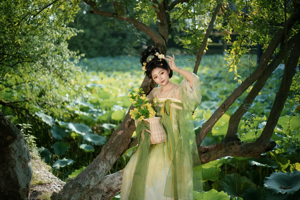 YiTuYu艺图语 Vol.10474 Tao Zi (21P)