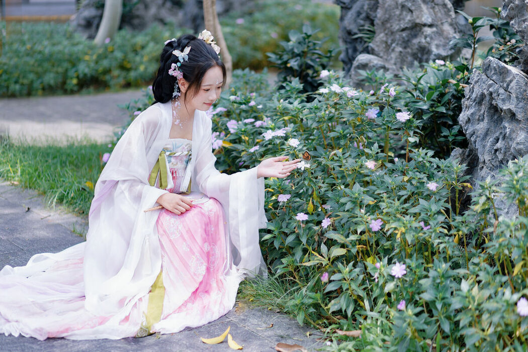 YiTuYu艺图语 Vol.10475 Bao (16P)