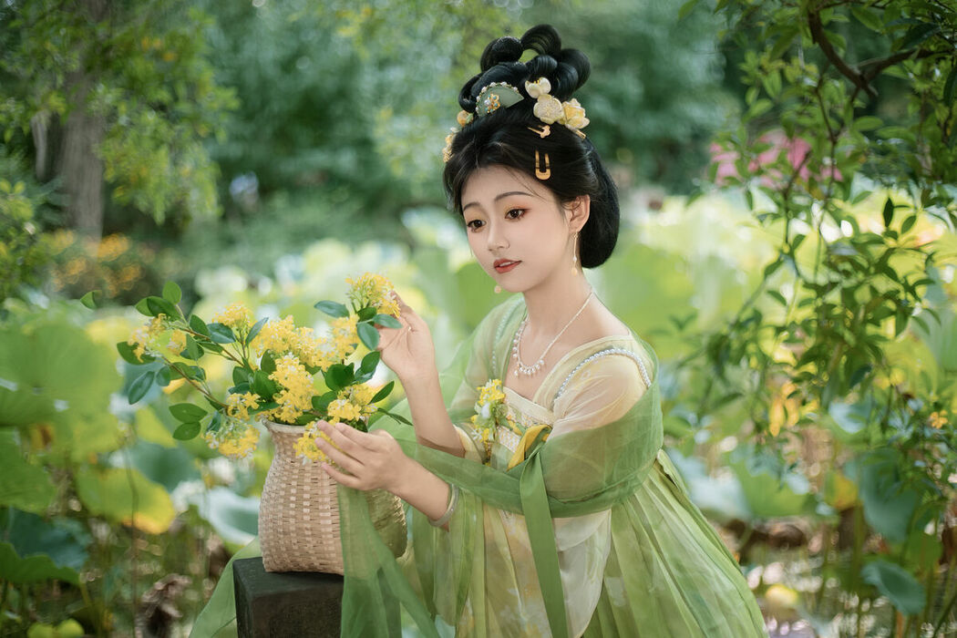 YiTuYu艺图语 Vol.10474 Tao Zi (21P)