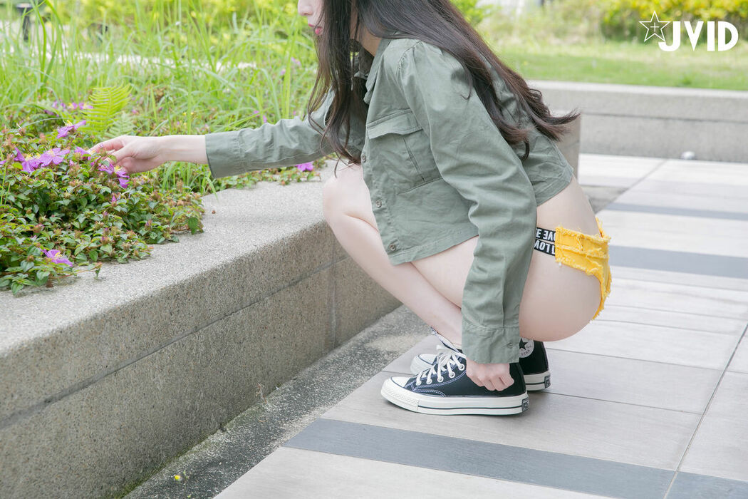 Li Xiang 梨香 – 尾行団地少女露出行為 逆誘變態跟蹤狂回家 Part02 (71P)