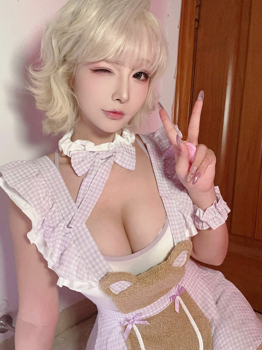 Coser@yuuhui玉汇 – 甜心小熊 (48P – 2V)
