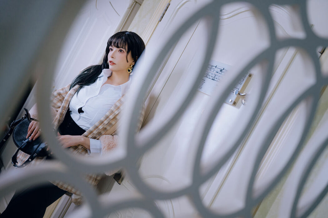 Coser@秋和柯基 – 触手 Part01 (53P)