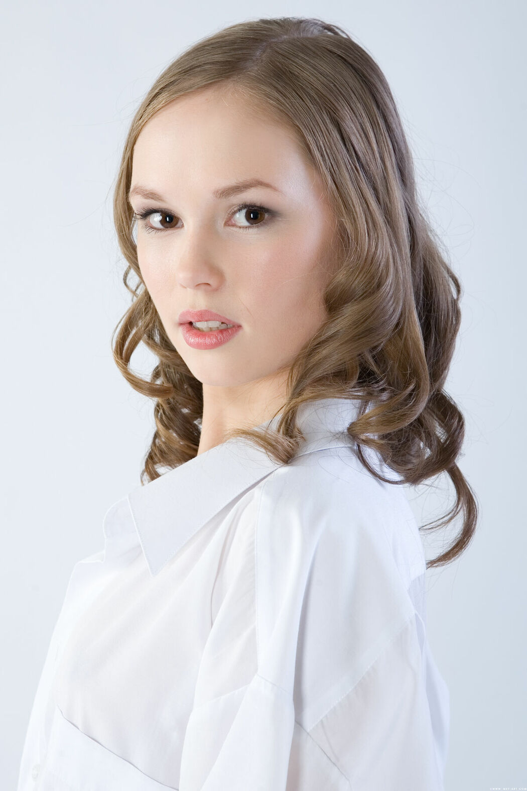 MetArt Caesaria – Presenting Part01 (72P)