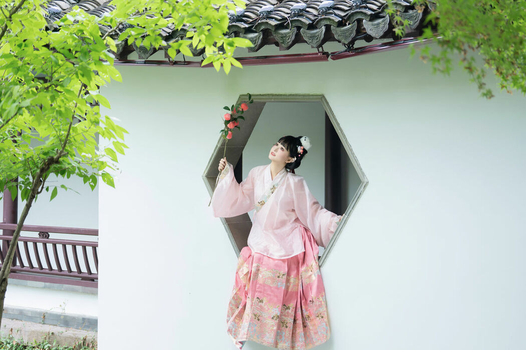YiTuYu艺图语 Vol.10476 Jiao Yi Zhi Sui Sui (61P)