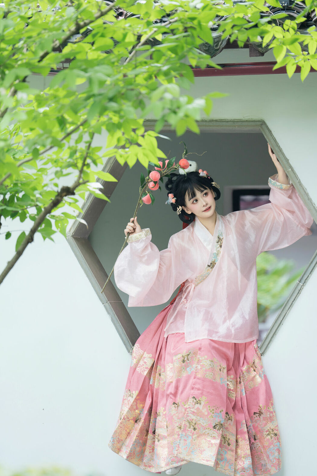 YiTuYu艺图语 Vol.10476 Jiao Yi Zhi Sui Sui (61P)