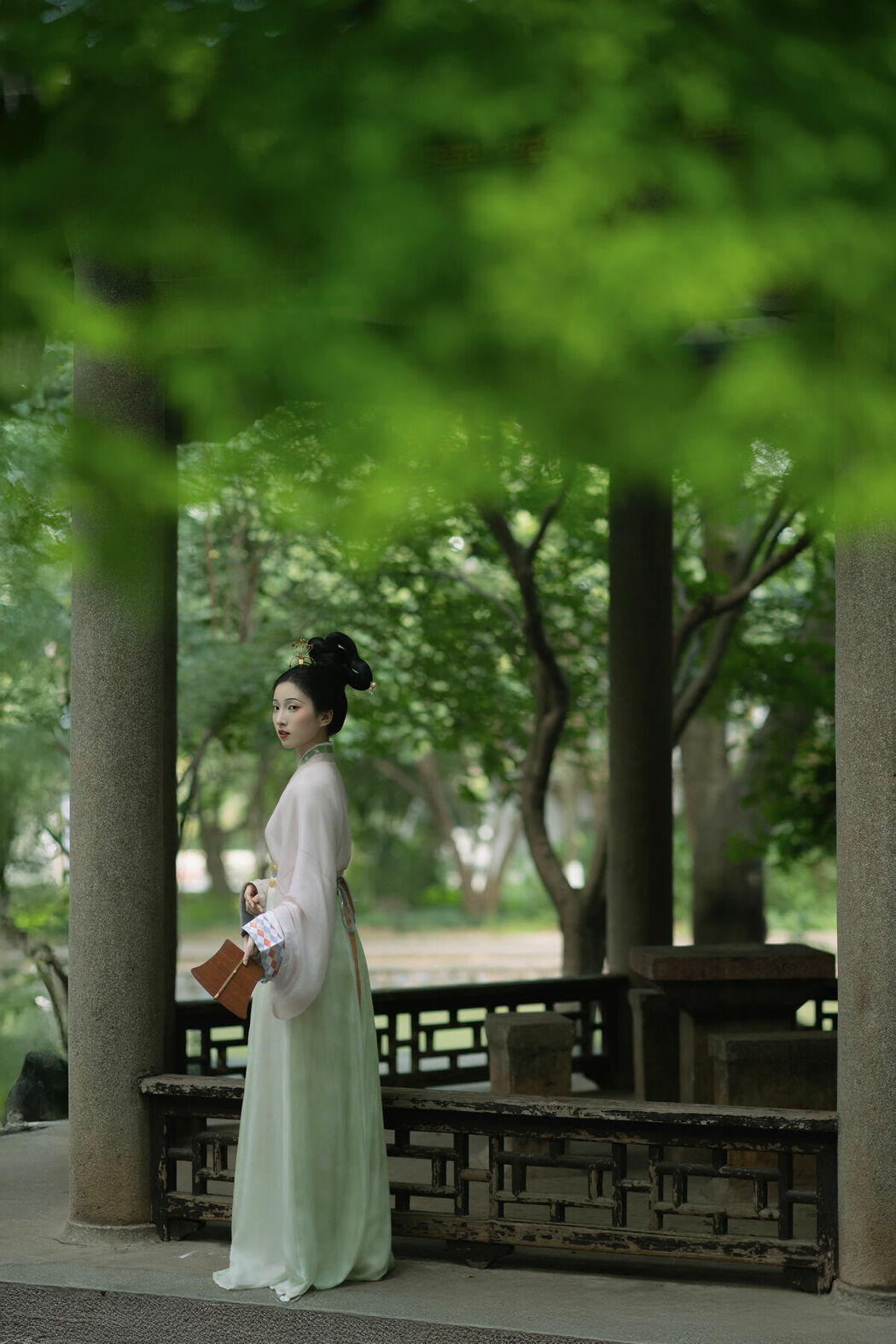 YiTuYu艺图语 Vol.10483 Qi E Rong Rong (51P)