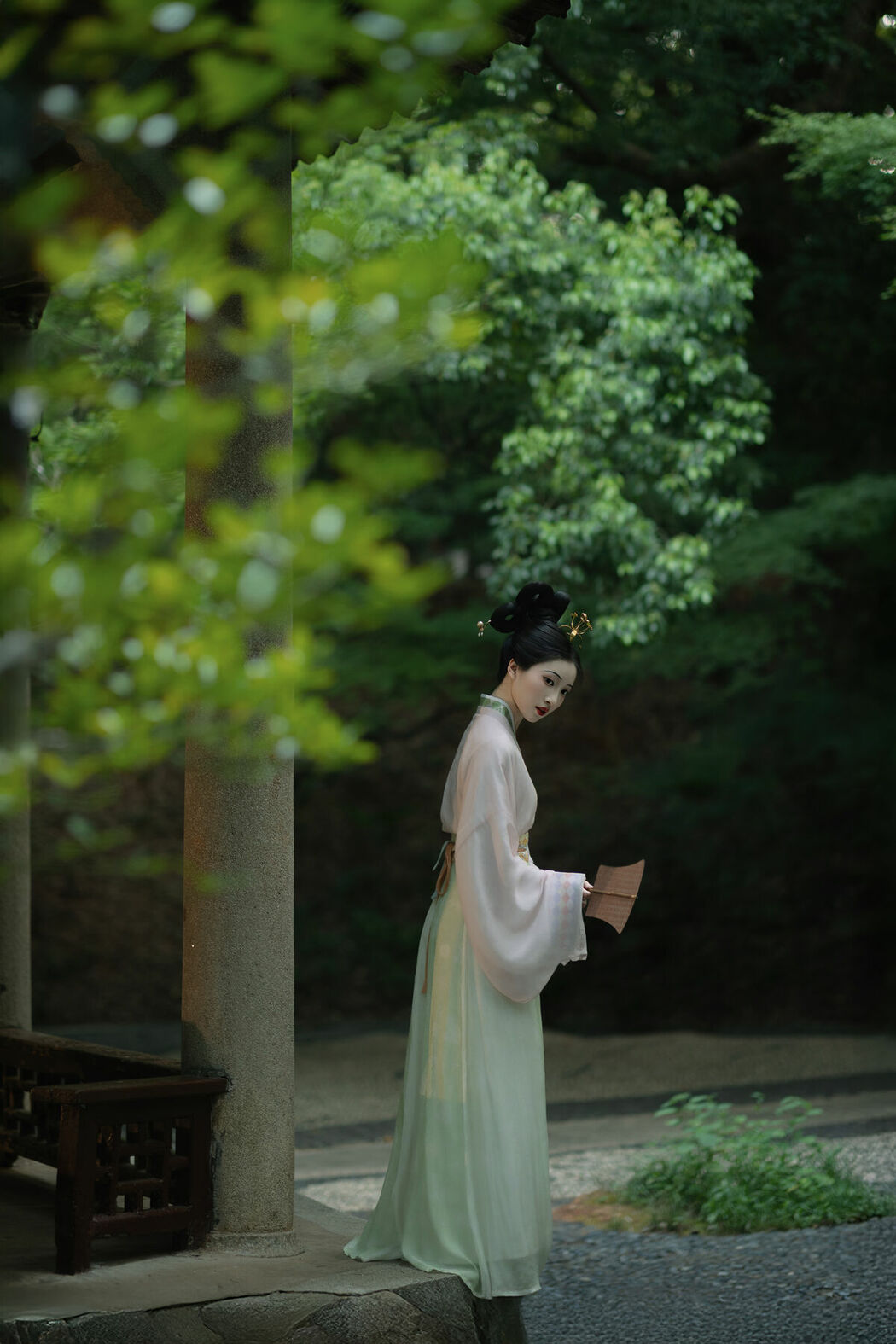 YiTuYu艺图语 Vol.10483 Qi E Rong Rong (51P)
