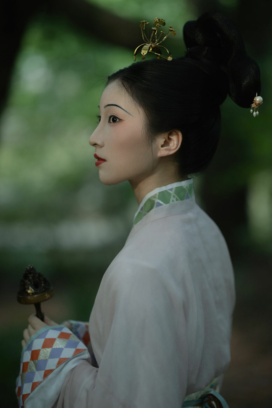 YiTuYu艺图语 Vol.10483 Qi E Rong Rong (51P)