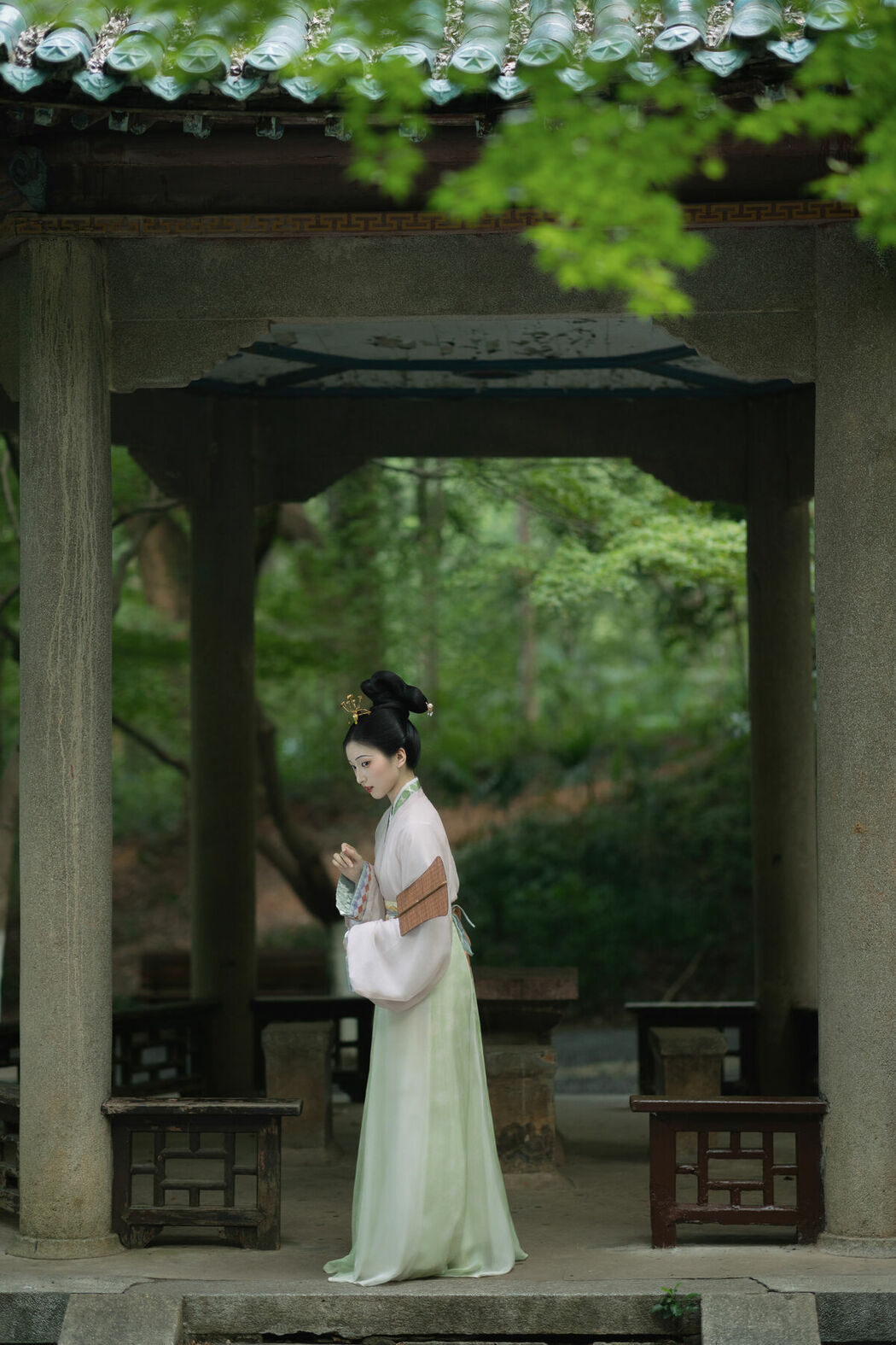 YiTuYu艺图语 Vol.10483 Qi E Rong Rong (51P)