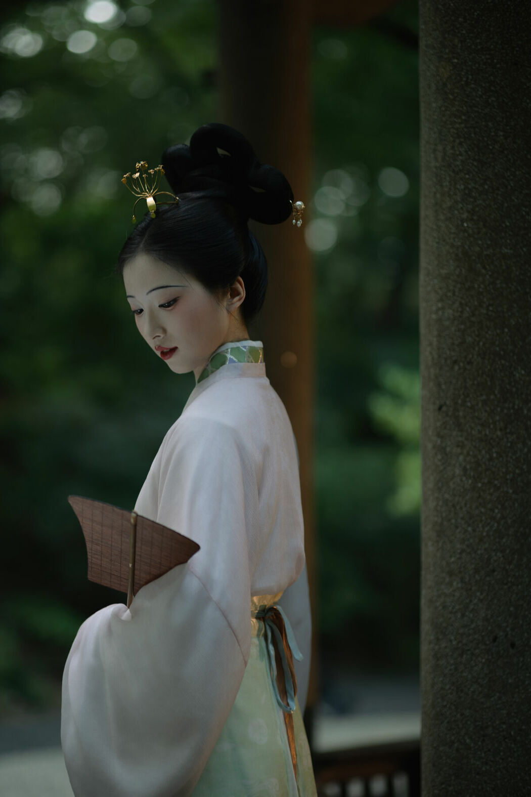 YiTuYu艺图语 Vol.10483 Qi E Rong Rong (51P)