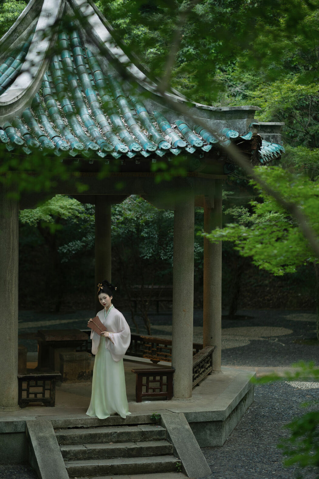 YiTuYu艺图语 Vol.10483 Qi E Rong Rong (51P)