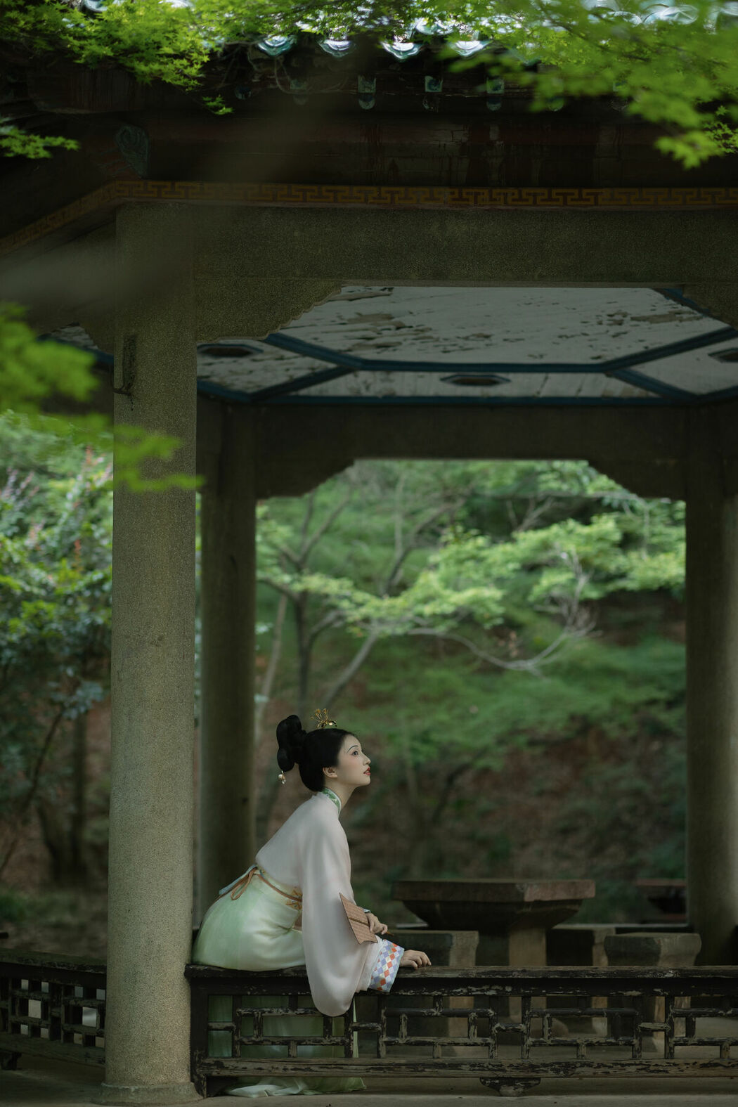 YiTuYu艺图语 Vol.10483 Qi E Rong Rong (51P)