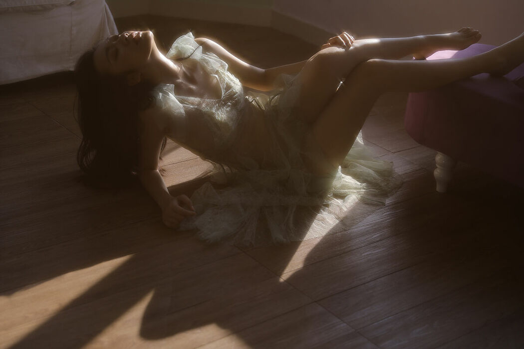 YiTuYu艺图语 Vol.10491 Liu Liu (10P)