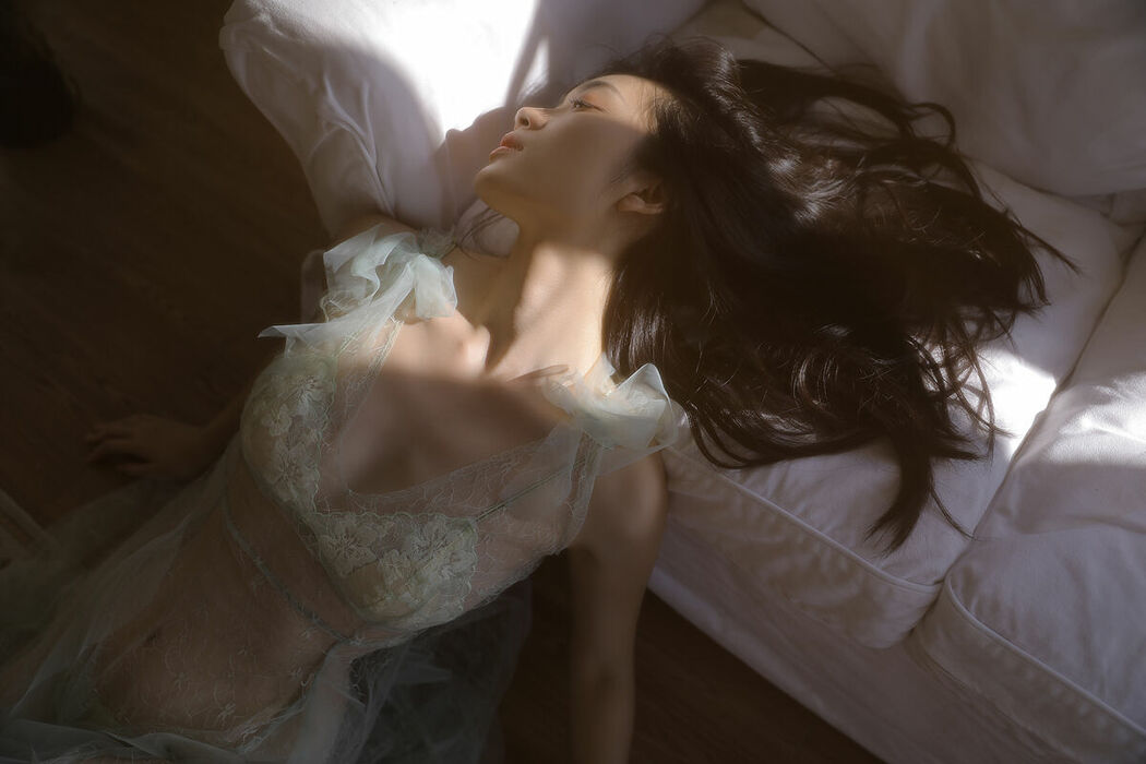 YiTuYu艺图语 Vol.10491 Liu Liu (10P)