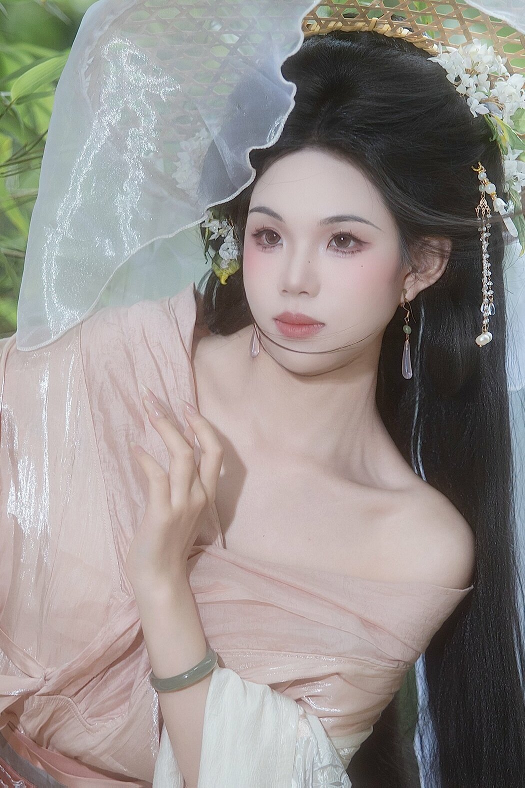 YiTuYu艺图语 Vol.10497 Yi Ming (10P) Cover Photo