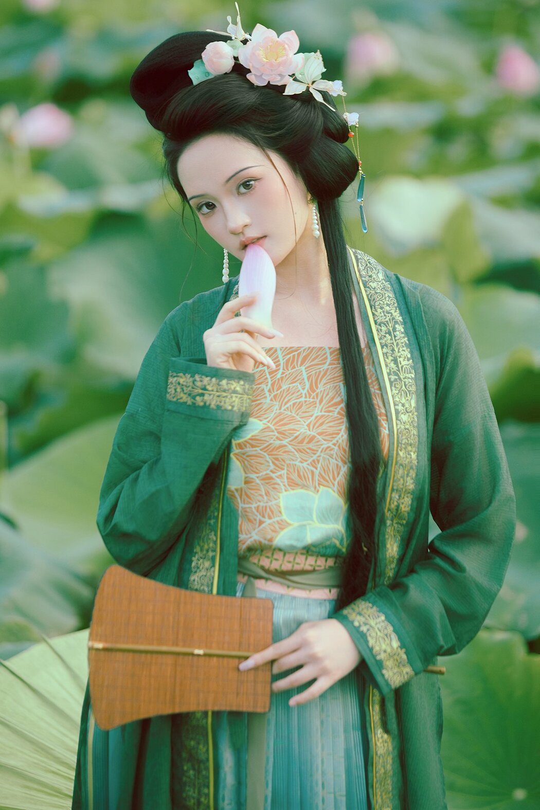 YiTuYu艺图语 Vol.10496 Hu Nan Nan O (46P) Cover Photo