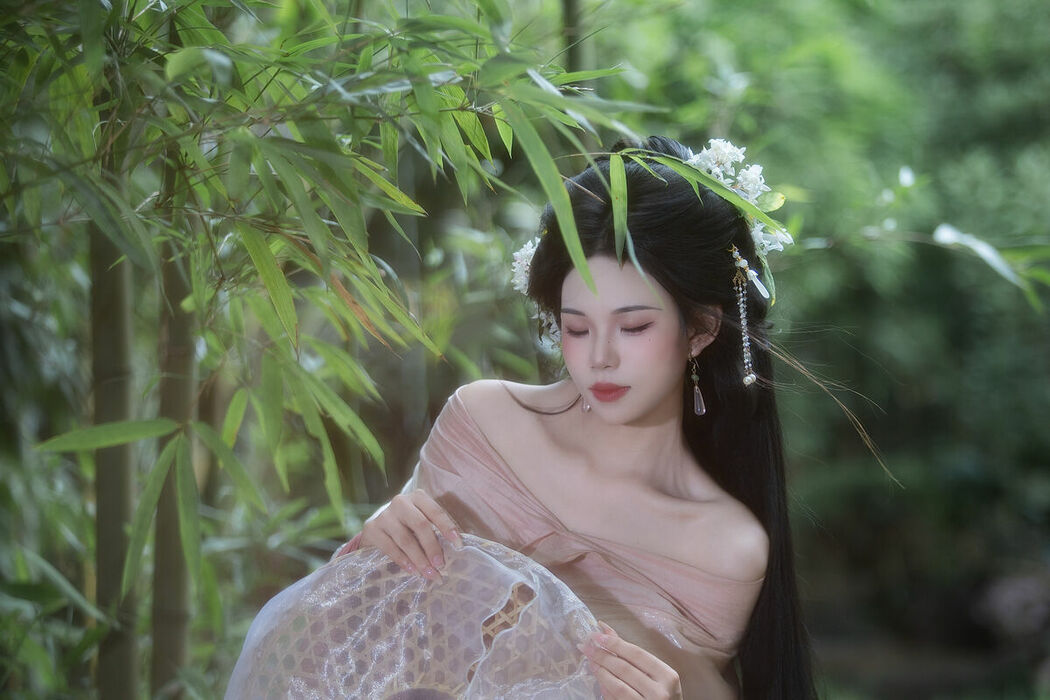 YiTuYu艺图语 Vol.10497 Yi Ming (10P)