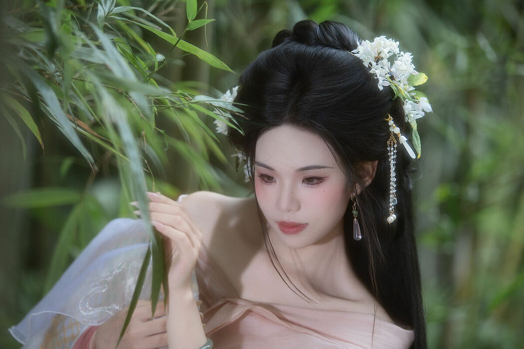 YiTuYu艺图语 Vol.10497 Yi Ming (10P)