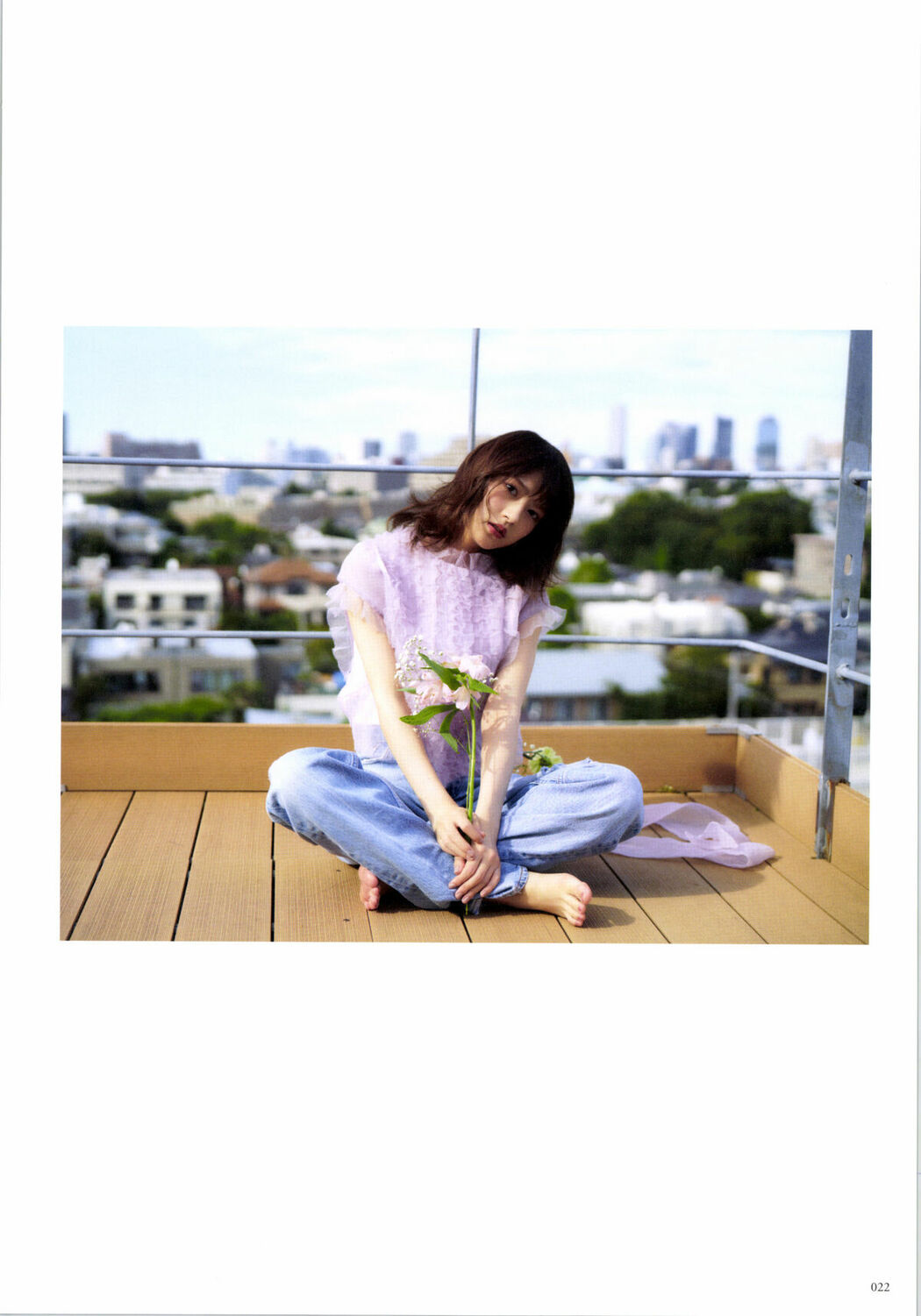 JP Yumi Wakatsuki 若月佑美 – 履きなれない靴を履き潰すまで Part01 (62P)