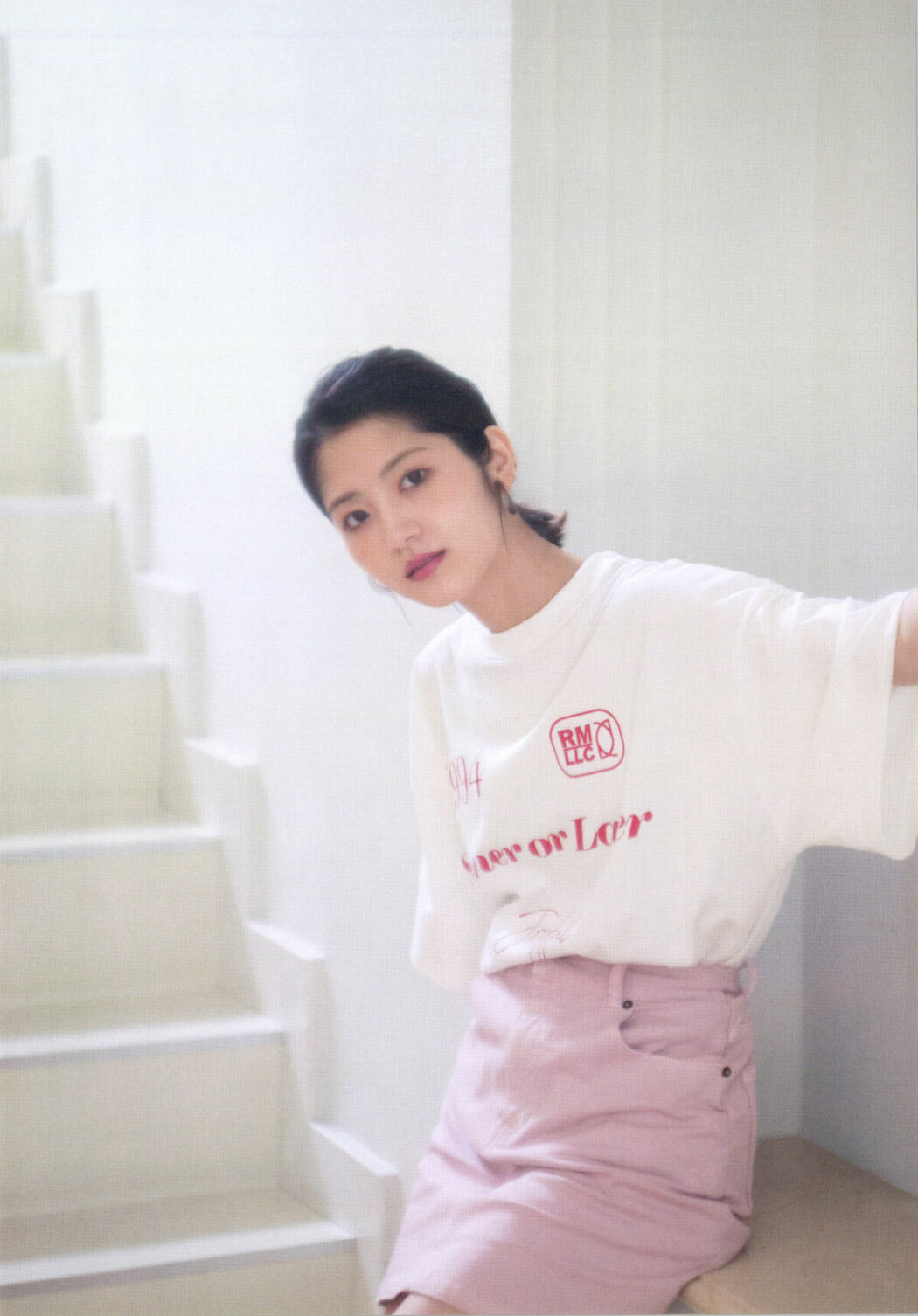 JP Yumi Wakatsuki 若月佑美 – 履きなれない靴を履き潰すまで Part01 (62P)